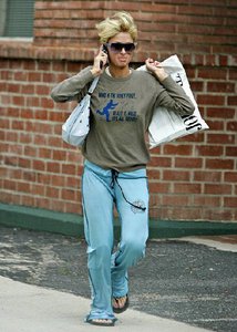 paris_hilton_01.jpg