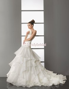 pick-up-wedding-dresses-strapless-chapel-train-organza-w_005.jpg