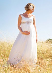 maternity-wedding-dresses-3.jpg